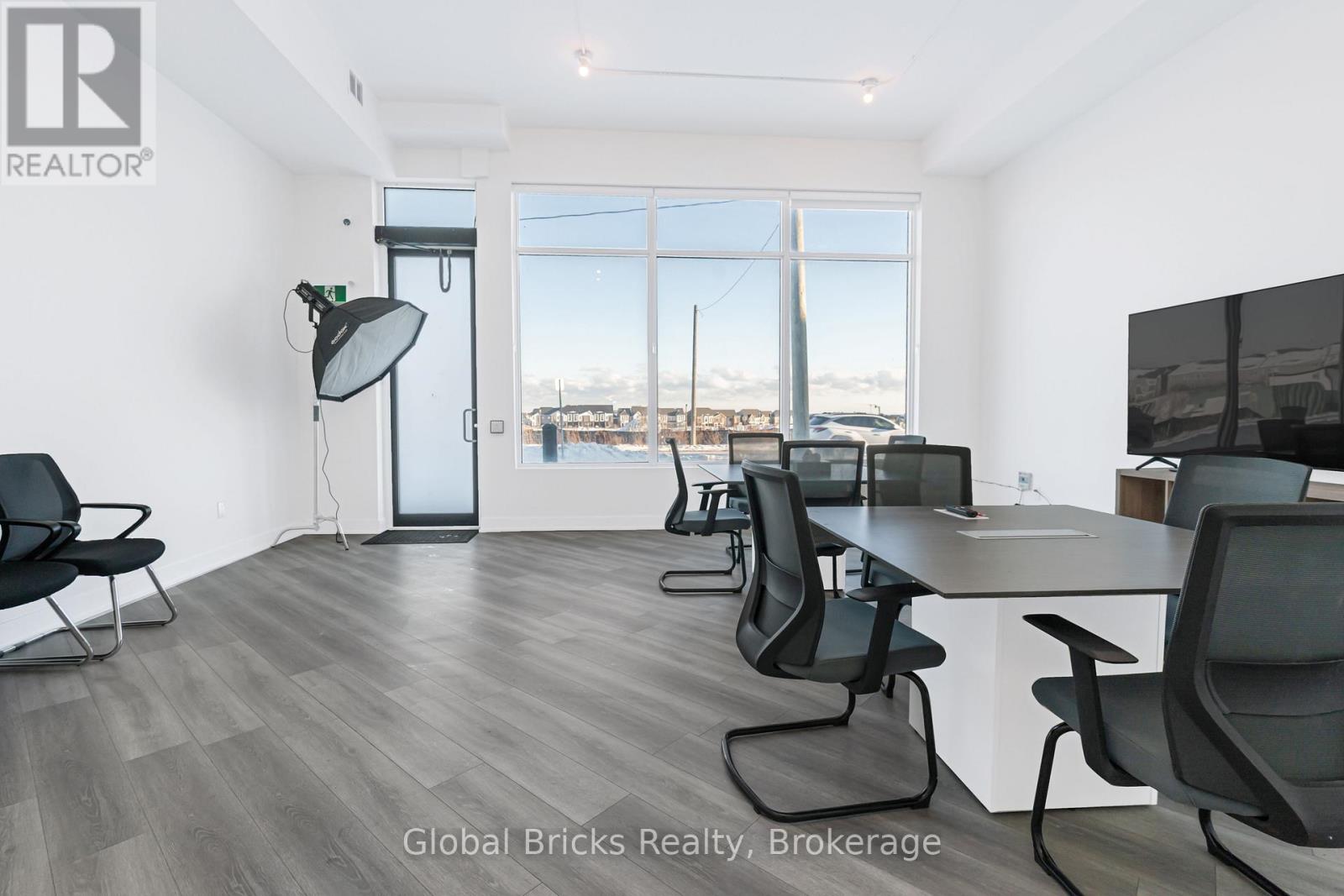 Row / Townhouse for Sale in 49 BURNHAMTHORPE ROAD E|Oakville (GO Glenorchy), Ontario L6H7C8 5