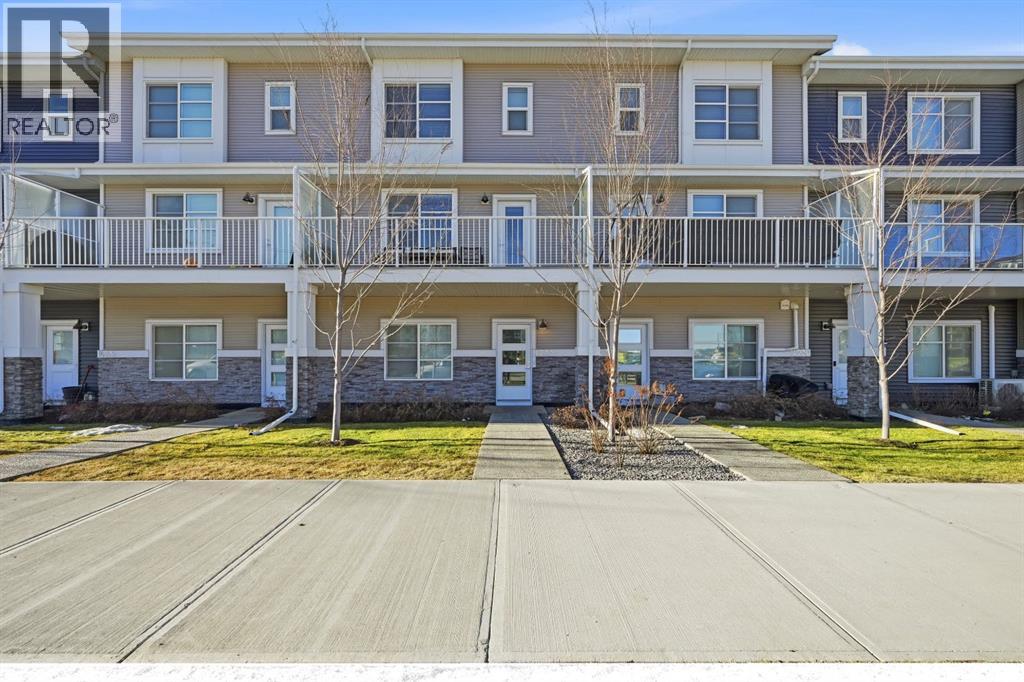 Row / Townhouse for Sale in 14235 1 Street NW|Calgary, Alberta T3P1Y4