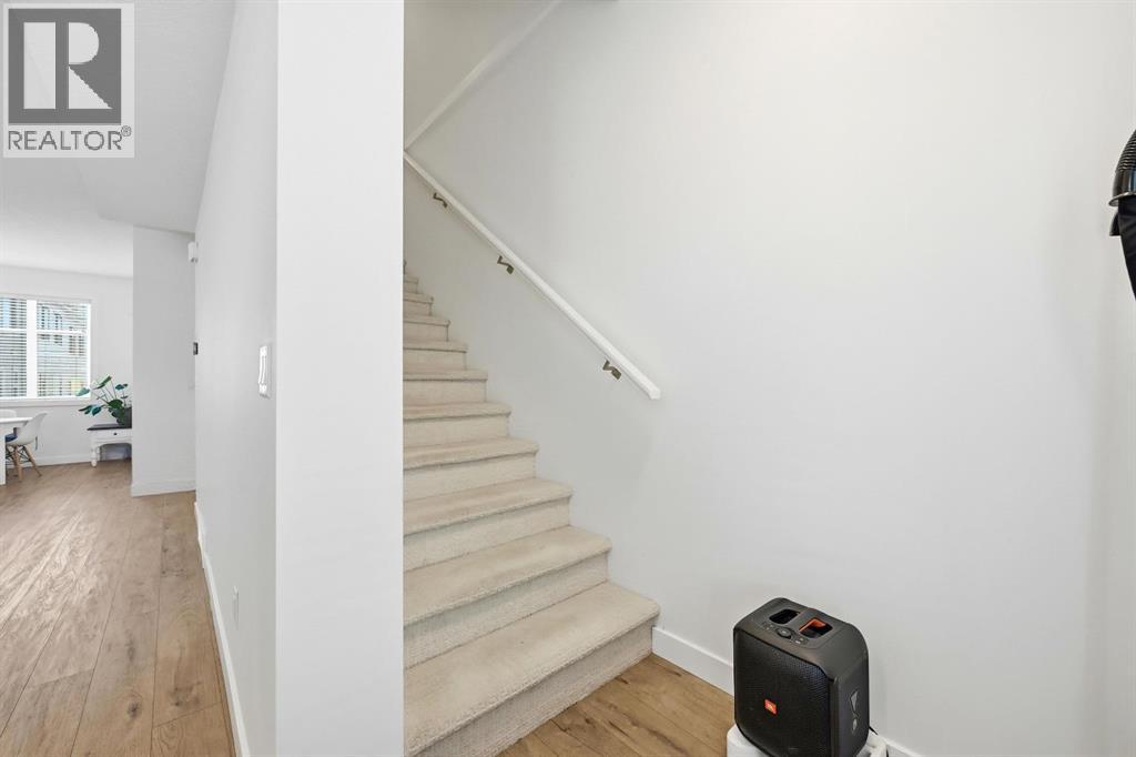 Row / Townhouse for Sale in 14235 1 Street NW|Calgary, Alberta T3P1Y4 3