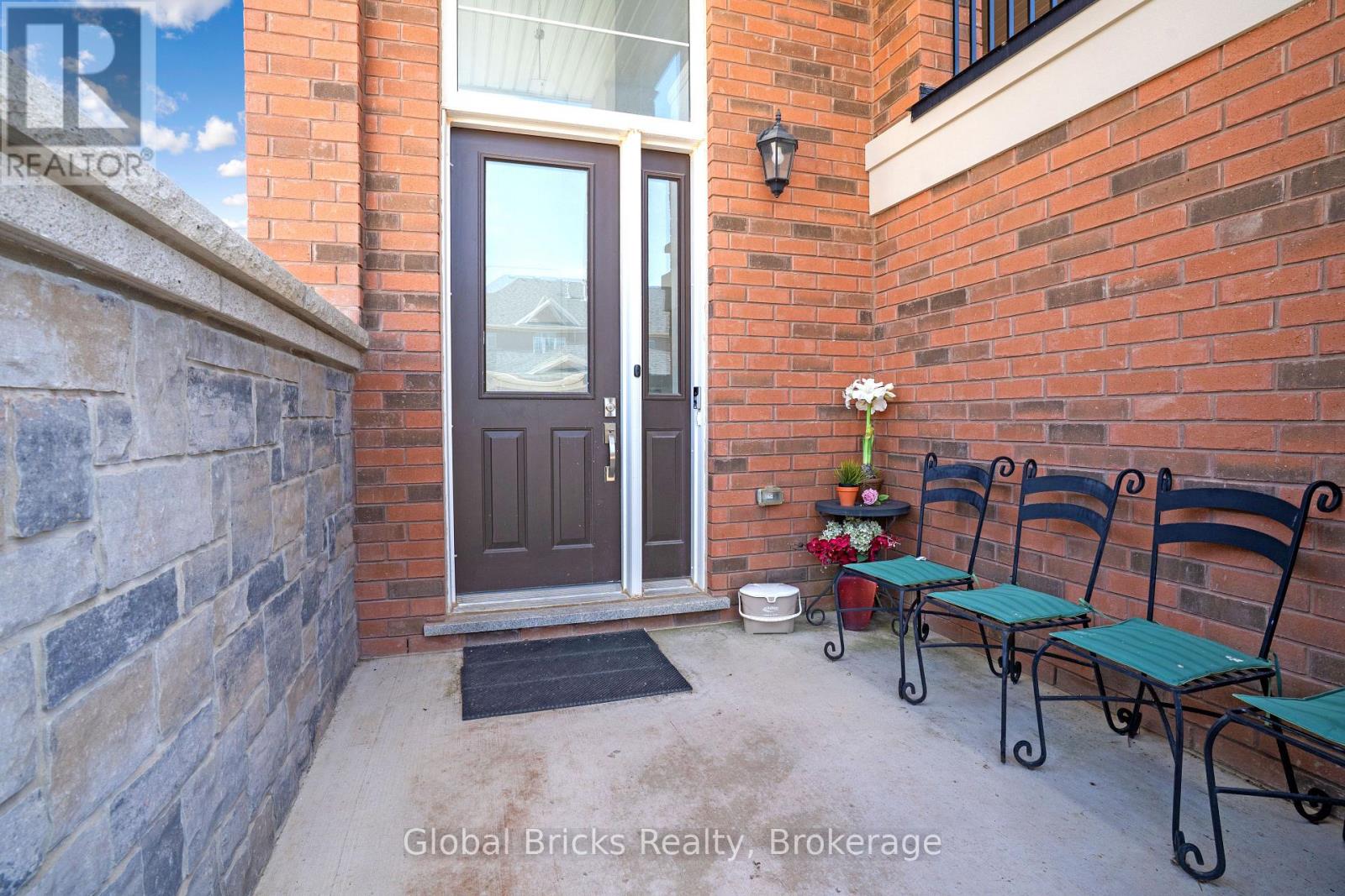 Row / Townhouse for Sale in 85 BURNHAMTHORPE ROAD E|Oakville (GO Glenorchy), Ontario L6H3R2 5