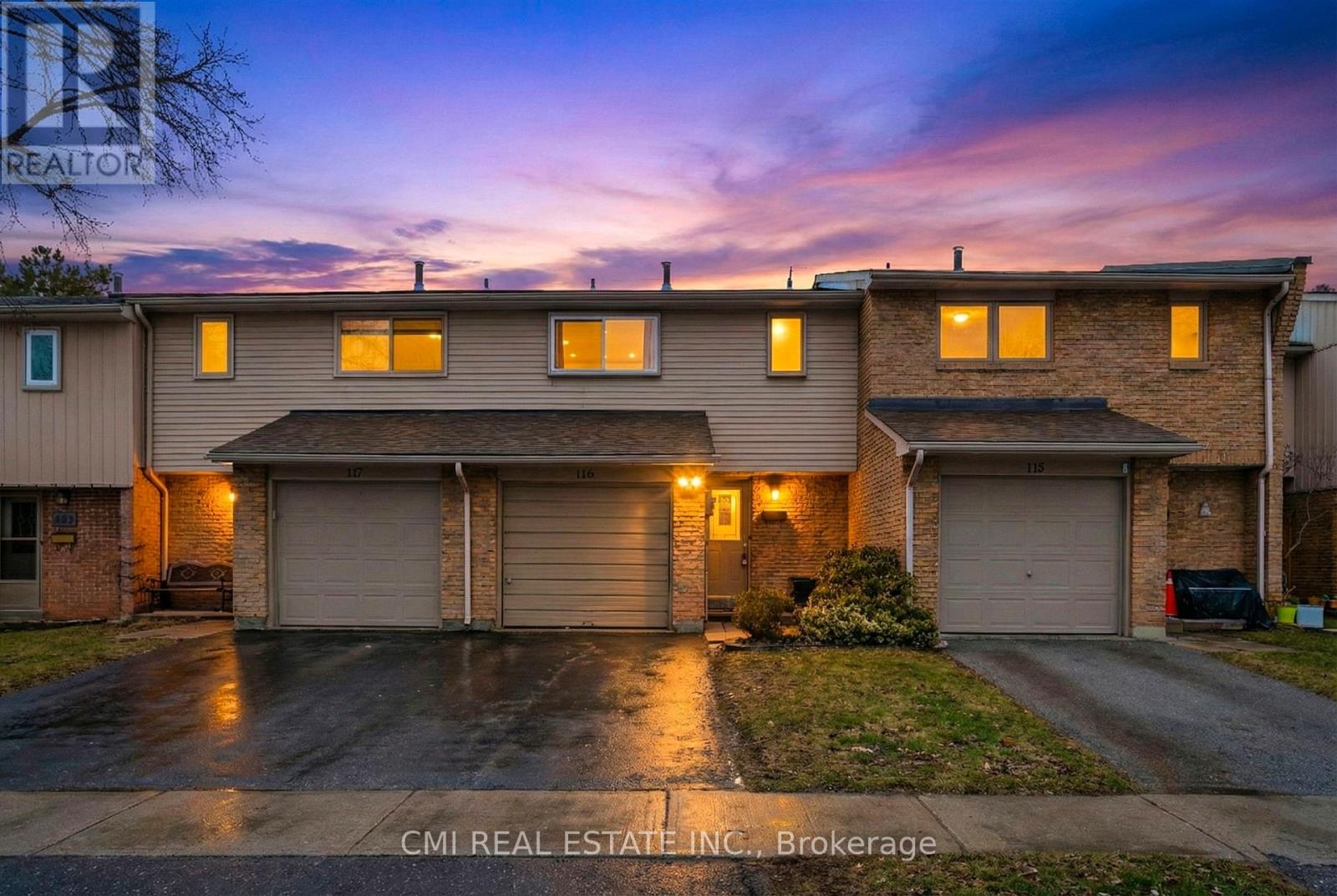 Row / Townhouse for Sale in 116 - 1538 LANCASTER DRIVE|Oakville (FA Falgarwood), Ontario L6H2Z3