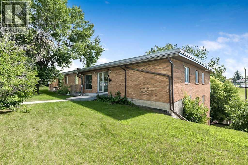 Apartment for Sale in 205, 4328 4 Street NW|Calgary, Alberta T2K1A2