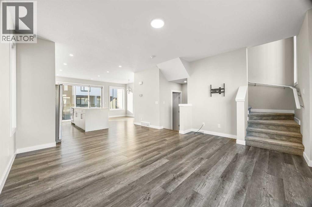 Row / Townhouse for Sale in 318 Evanscrest Square NW|Calgary, Alberta T3P1S2 5