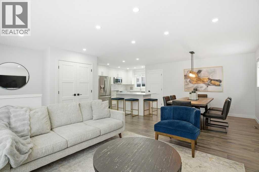 House for Sale in 3 Kentish Drive SW|Calgary, Alberta T2V2L4 5