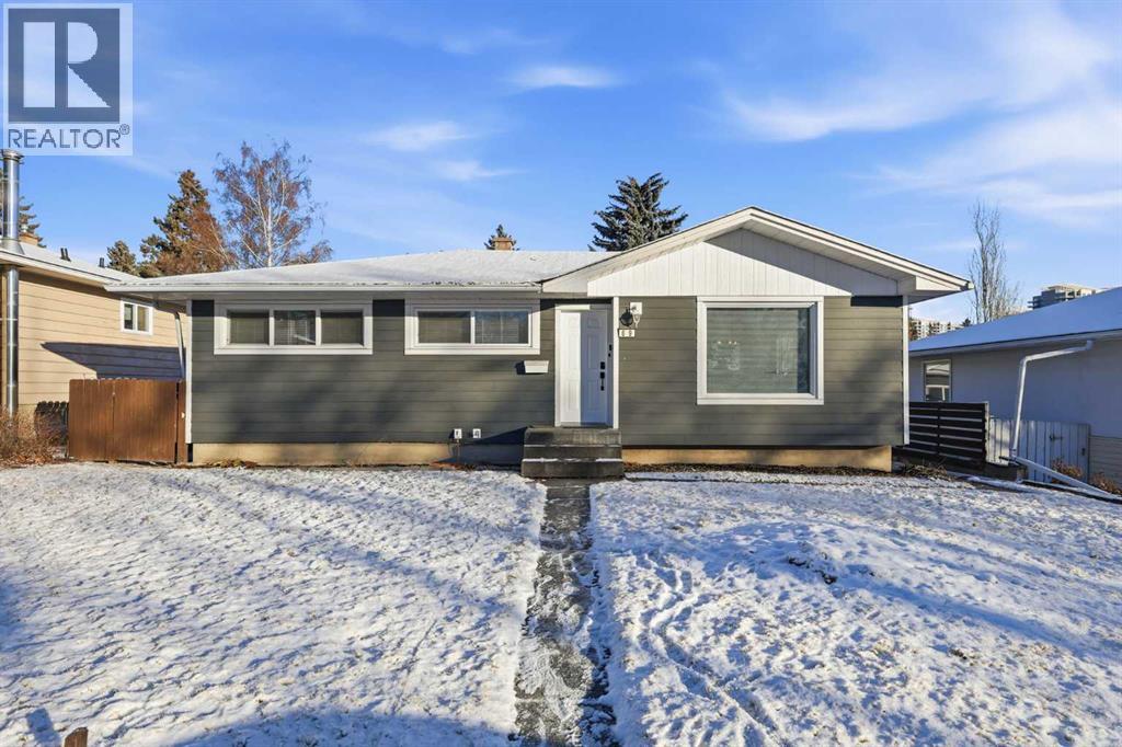 House for Sale in 69 Harrow Crescent SW|Calgary, Alberta T2V3B2