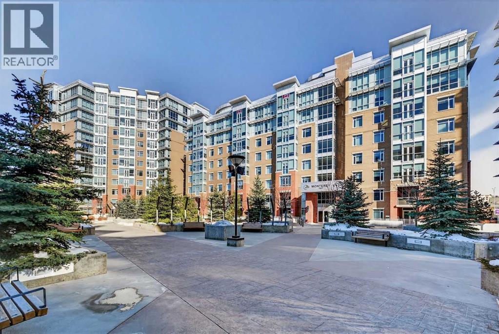 Apartment for Sale in 402, 16 Varsity Estates Circle NW|Calgary, Alberta T3A2C5