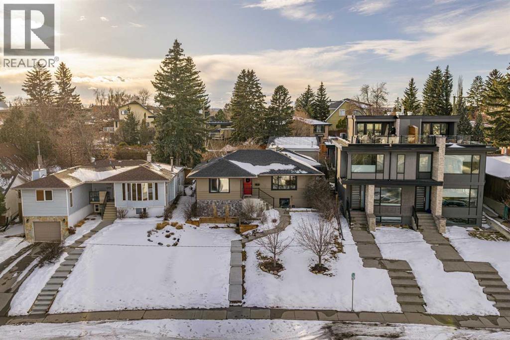 House for Sale in 2311 19 Street SW|Calgary, Alberta T2T4X1 2