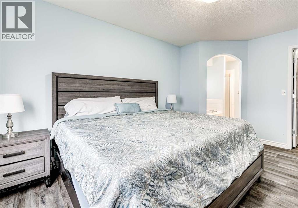 House for Sale in 94 New Brighton Circle SE|Calgary, Alberta T2Z4B3 5