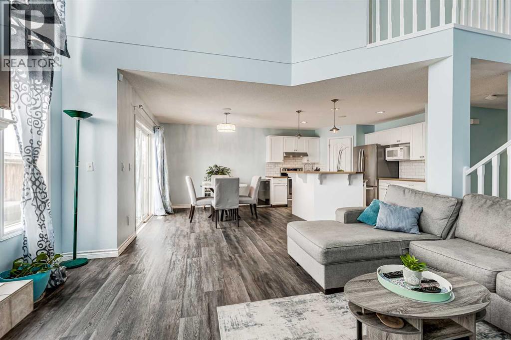 House for Sale in 94 New Brighton Circle SE|Calgary, Alberta T2Z4B3 3