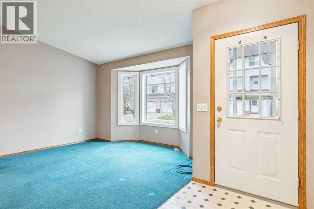 Row / Townhouse for Sale in 42 Harvest Oak Circle NE|Calgary, Alberta T3K4S6 3