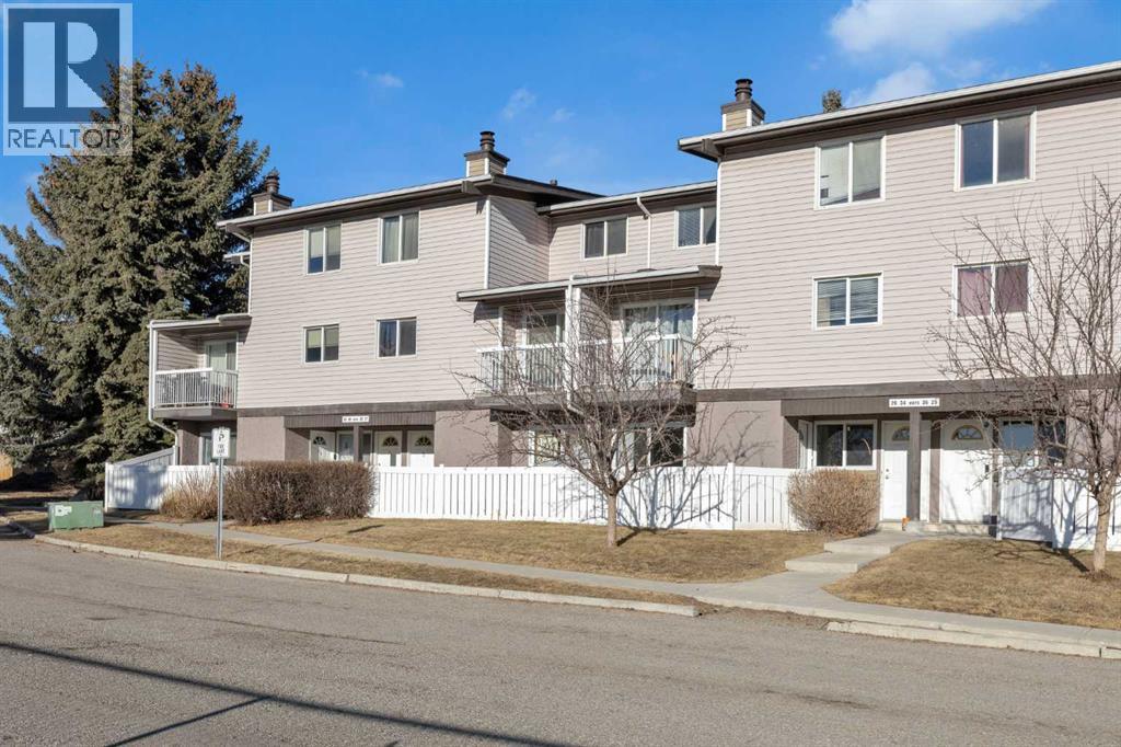 Row / Townhouse for Sale in 26, 3800 Fonda Way SE|Calgary, Alberta T2A6G8 2