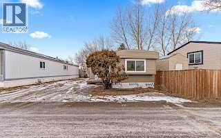 Mobile Home for Sale in 57, 6724 17 Avenue SE|Calgary, Alberta T2A0W5 2
