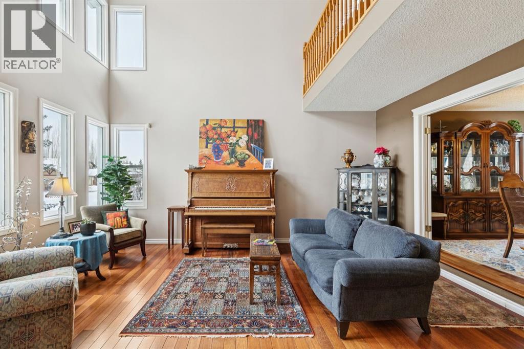 House for Sale in 4 Wood Valley Rise SW|Calgary, Alberta T2W5X5 3