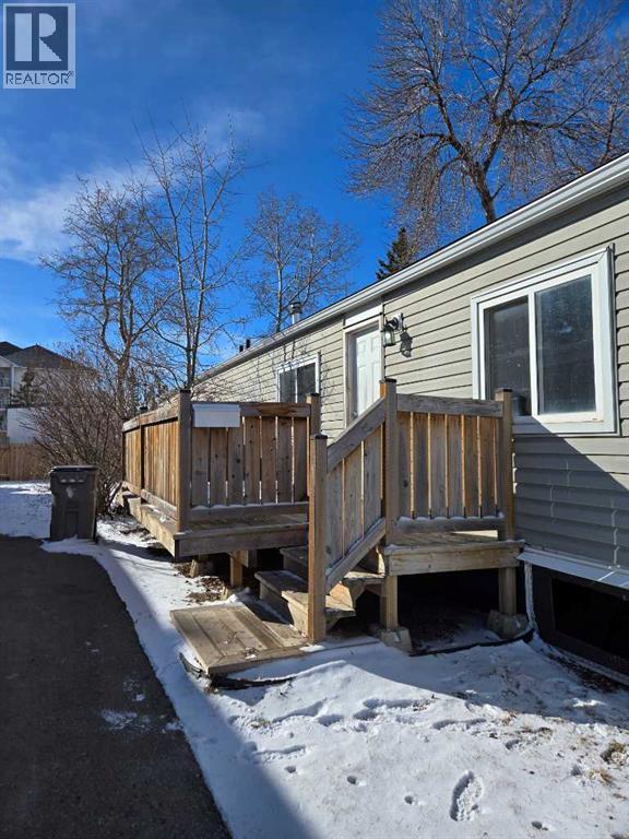 Mobile Home for Sale in 26, 6220 17 Avenue SE|Calgary, Alberta T2A0W6 2
