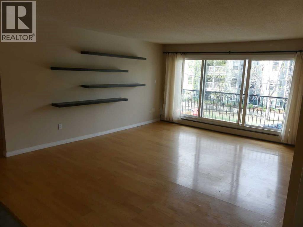Apartment for Sale in 302, 117 23 Avenue SW|Calgary, Alberta T2S0H9 2