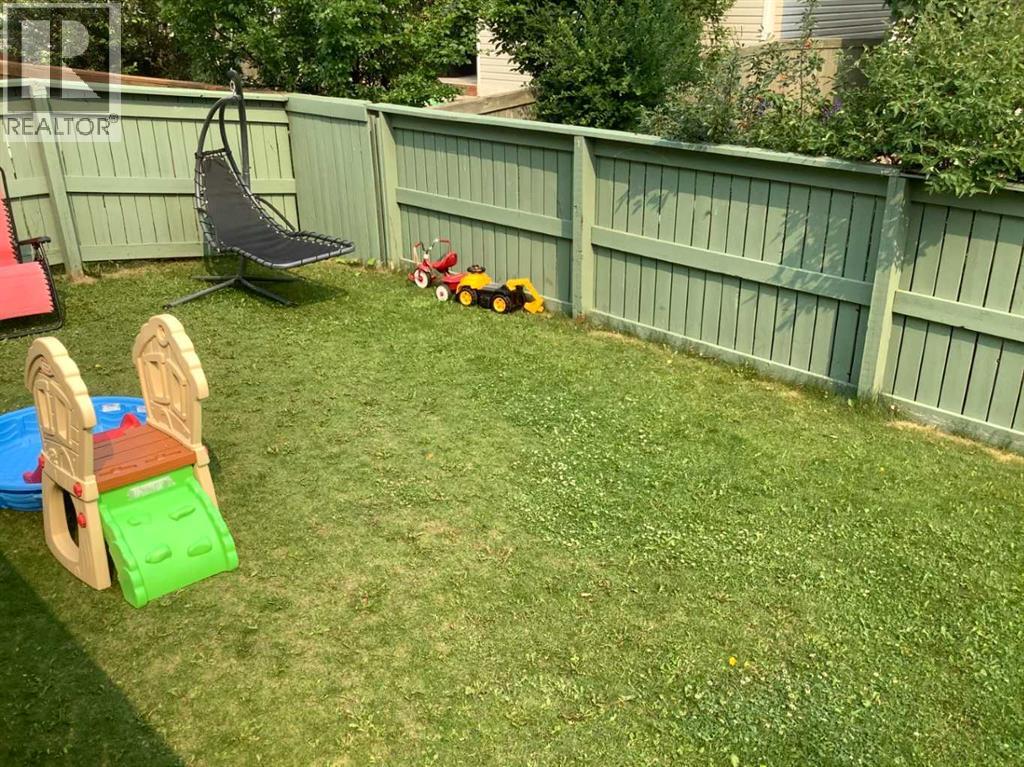 House for Sale in 91 Royal Elm Way NW|Calgary, Alberta T3G5M3 2