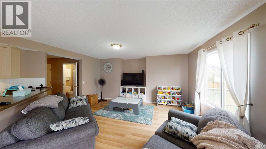 House for Sale in 91 Royal Elm Way NW|Calgary, Alberta T3G5M3 5