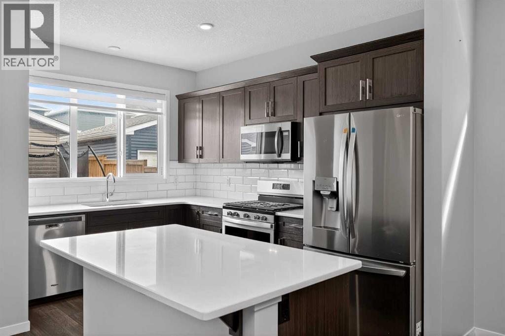 House for Sale in 953 West Lakeview Drive|Chestermere, Alberta T1X2N3 3