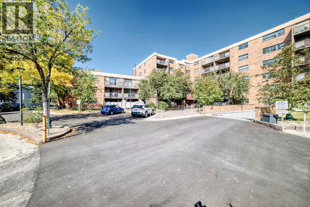 Apartment for Sale in 623, 30 Mchugh Court NE|Calgary, Alberta T2E7X3 3