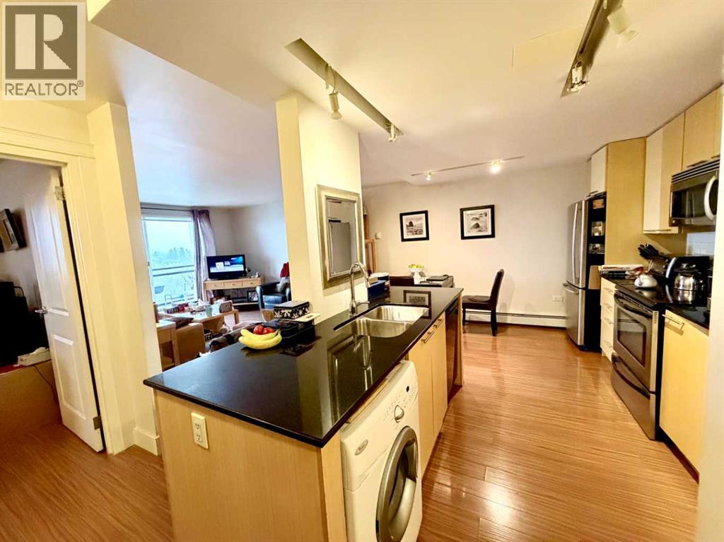 Apartment for Sale in 702, 1022 16 Avenue NW|Calgary, Alberta T2M0K5 3