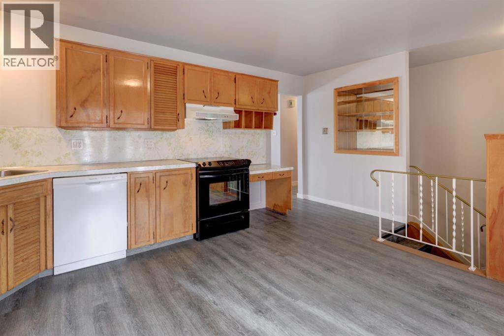 House for Sale in 4723 Marbury Place NE|Calgary, Alberta T2A2W1 3