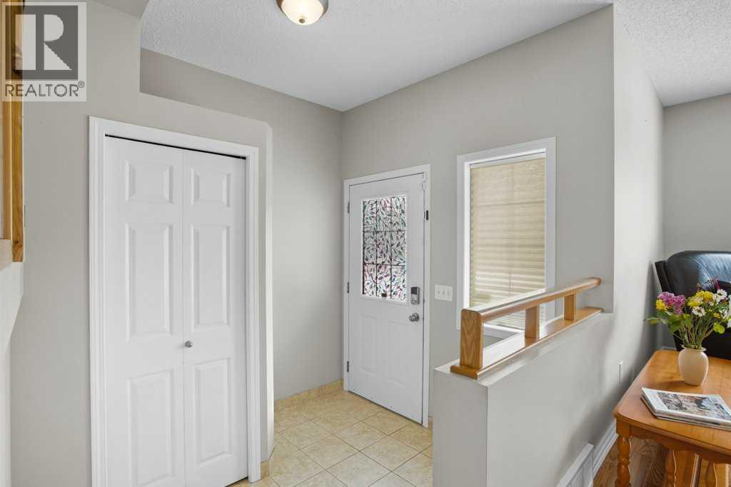 House for Sale in 163 Eversyde Circle SW|Calgary, Alberta T2Y4T4 2