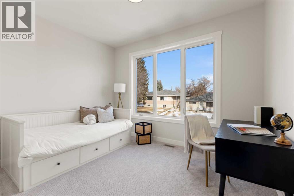 Row / Townhouse for Sale in 3107 42 Street SW|Calgary, Alberta T3E3M4 5