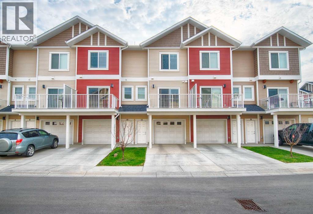 Row / Townhouse for Sale in 12 Redstone Circle NE|Calgary, Alberta T3N0M8