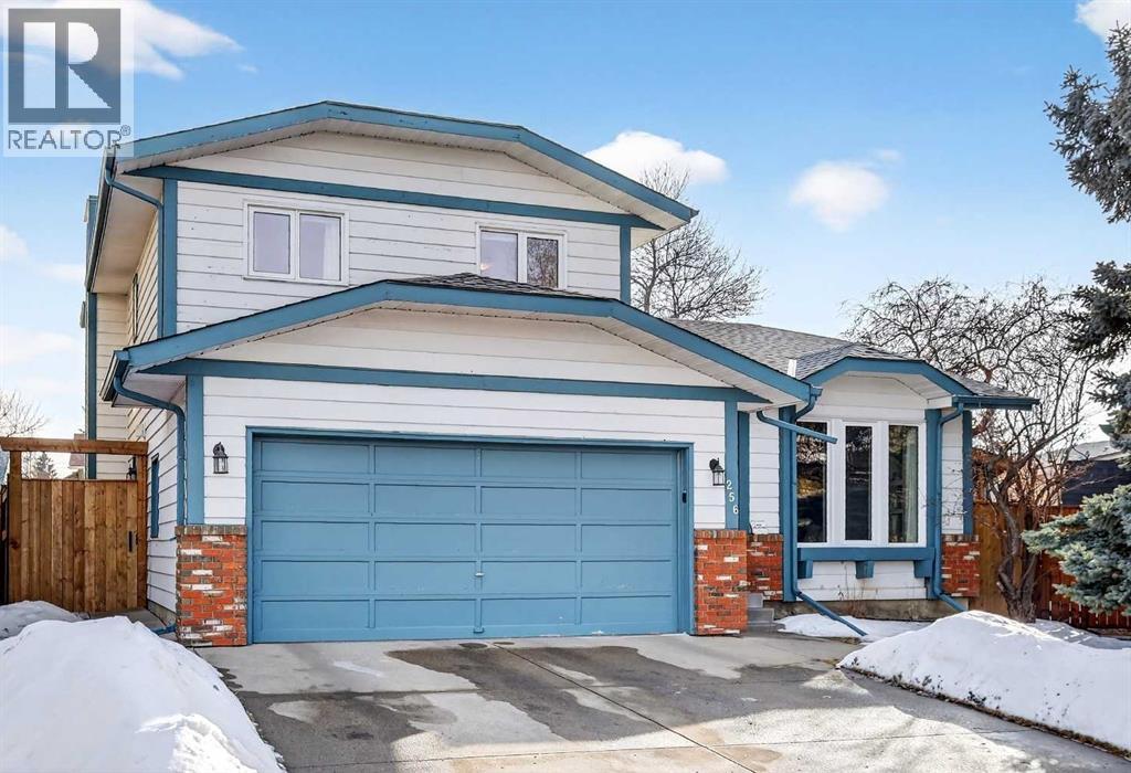 House for Sale in 256 Sunmills Place SE|Calgary, Alberta T2X2P2 3