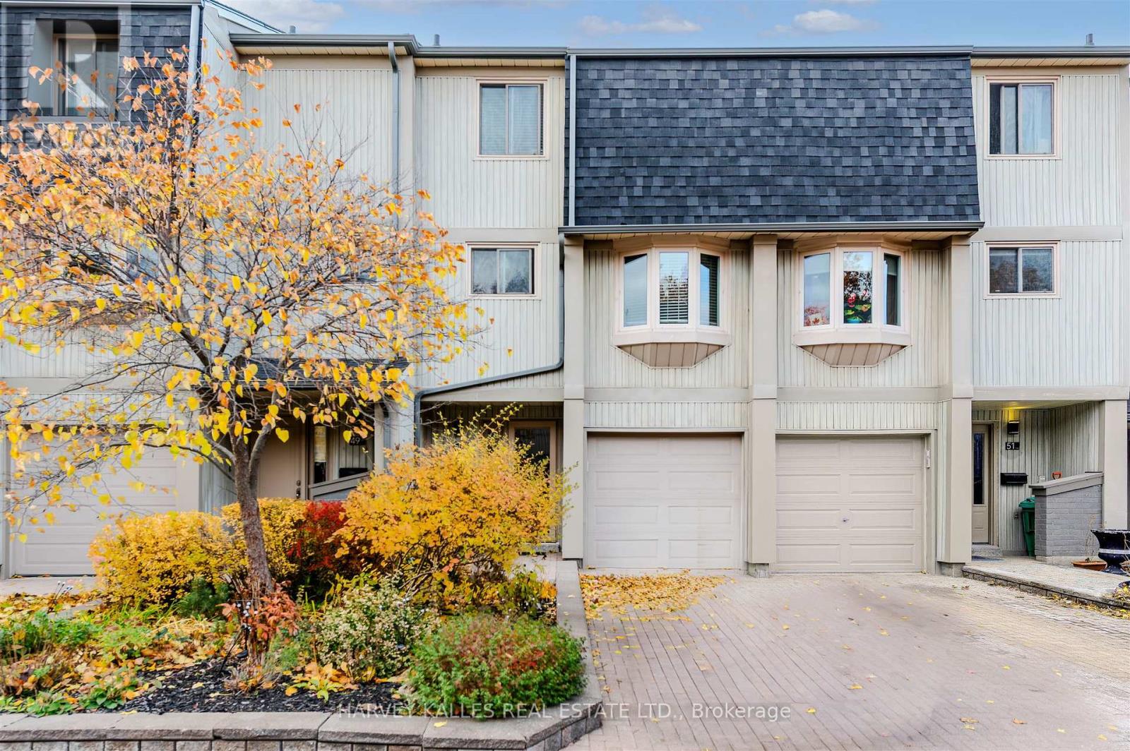 Row / Townhouse for Sale in 50 - 1060 WALDEN CIRCLE|Mississauga (Clarkson), Ontario L5J4J9