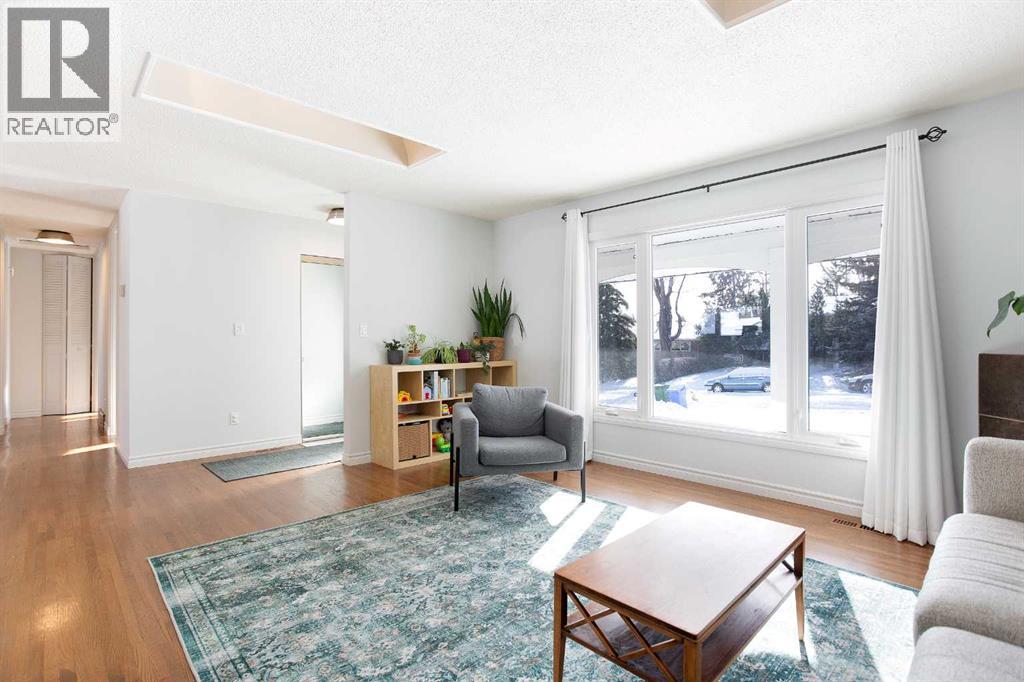 House for Sale in 1012 Hunterston Hill NW|Calgary, Alberta T2K4N8 4