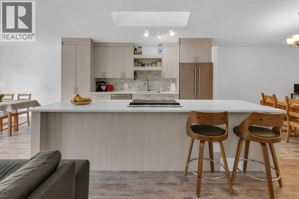 Row / Townhouse for Sale in 119 Edgepark Villas NW|Calgary, Alberta T3A3S2 3