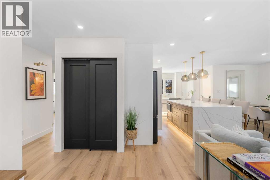 House for Sale in 824 Canna Crescent SW|Calgary, Alberta T2W1N9 5