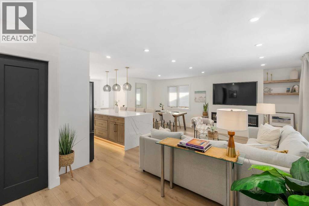 House for Sale in 824 Canna Crescent SW|Calgary, Alberta T2W1N9 4