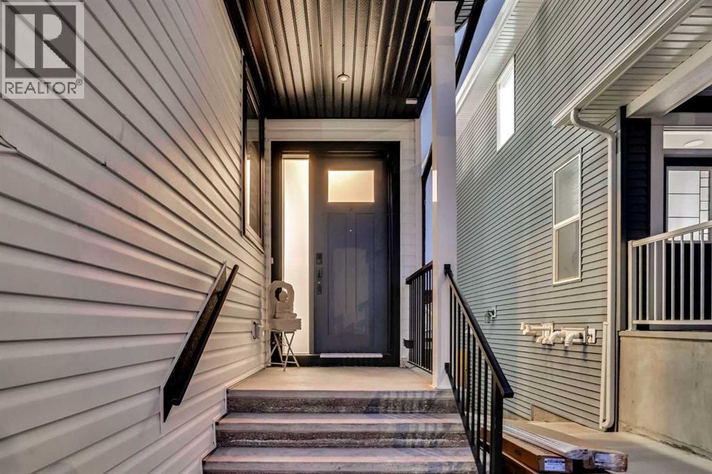 House for Sale in 54 Calhoun Crescent NE|Calgary, Alberta T3P1X8 2