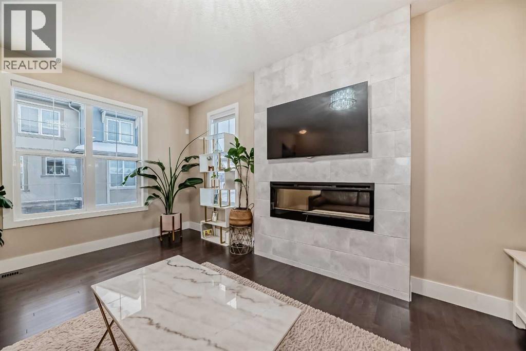 Row / Townhouse for Sale in 4 Quarry Lane SE|Calgary, Alberta T2C5N4 2