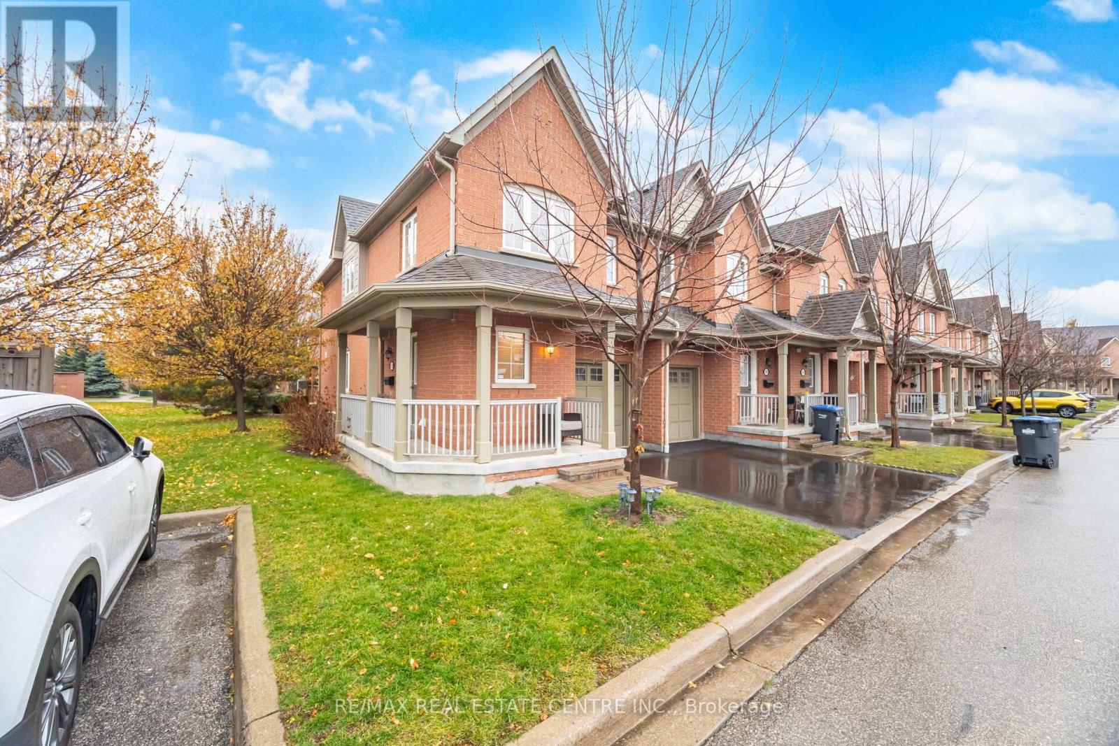 Row / Townhouse for Sale in 112 - 3150 ERIN CENTRE BOULEVARD|Mississauga (Churchill Meadows), Ontario L5M7Z3 5