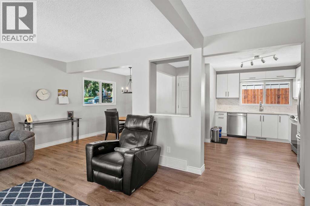 House for Sale in 321 Haddon Road SW|Calgary, Alberta T2V2Z4 3