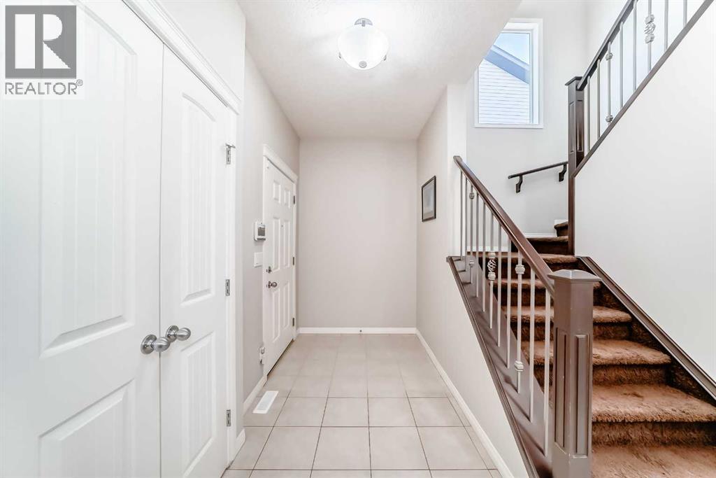 House for Sale in 795 New Brighton Drive SE|Calgary, Alberta T2Z1A1 5