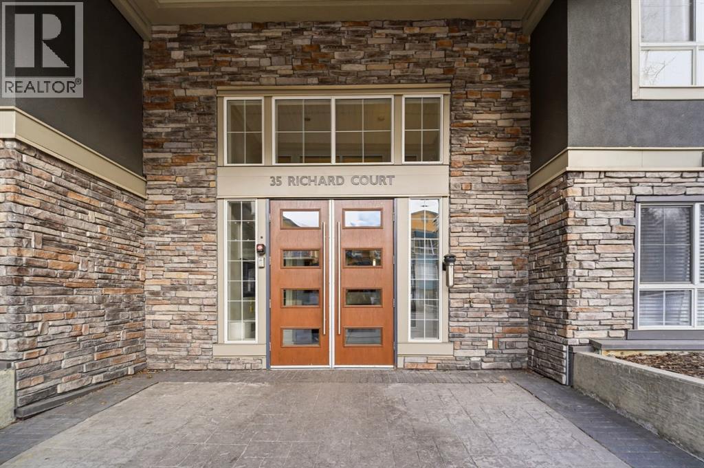 Apartment for Sale in 426, 35 Richard Court SW|Calgary, Alberta T3E7N9 3