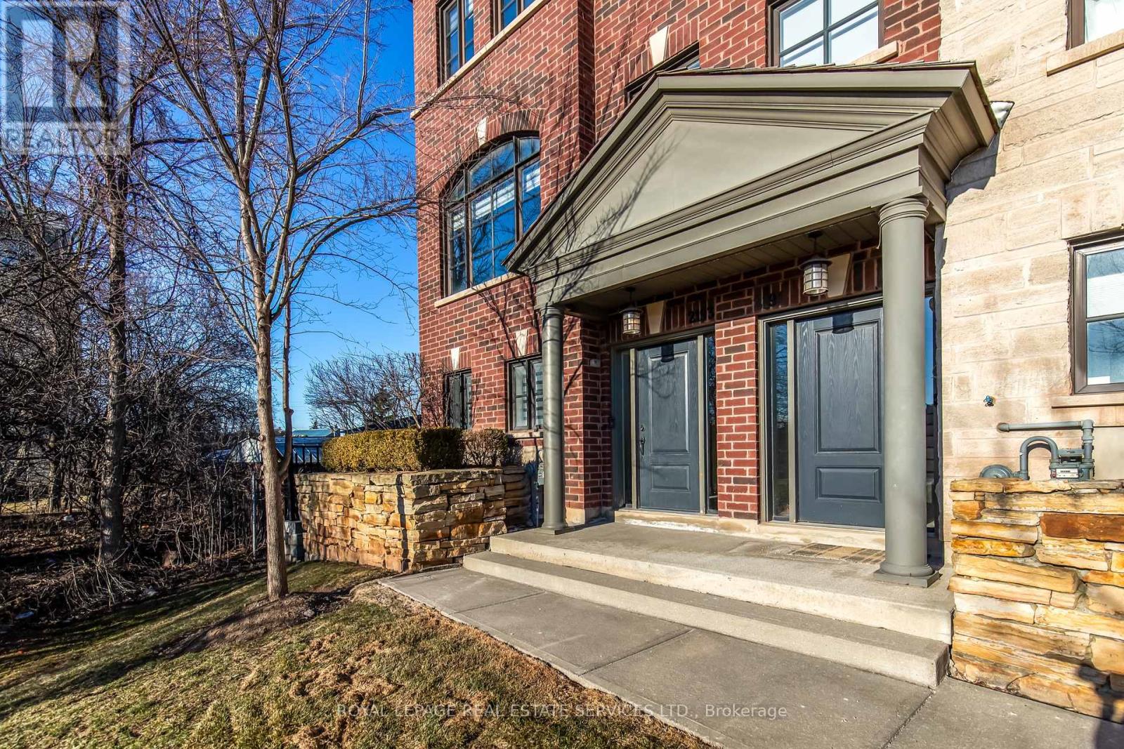 Row / Townhouse for Sale in 2193 LILLYKIN STREET|Oakville (RO River Oaks), Ontario L6H7H2 2