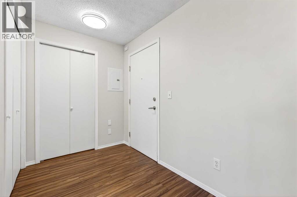 Apartment for Sale in 224, 1717 60 Street SE|Calgary, Alberta T2A7Y7 5