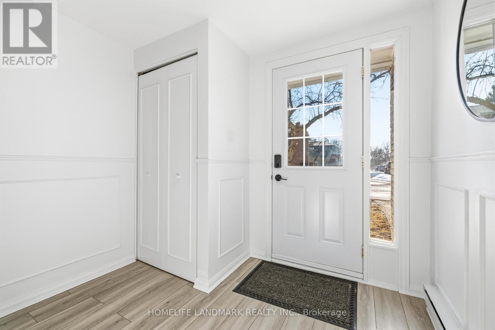 Row / Townhouse for Sale in 9 - 1270 GAINSBOROUGH DRIVE|Oakville (FA Falgarwood), Ontario L6H2L2 2