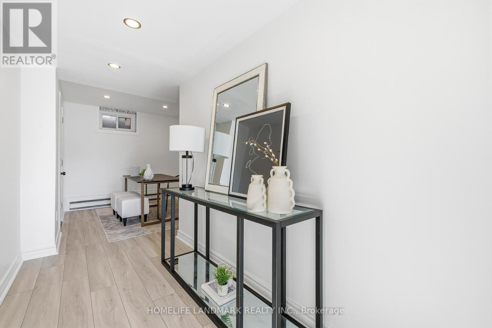 Row / Townhouse for Sale in 9 - 1270 GAINSBOROUGH DRIVE|Oakville (FA Falgarwood), Ontario L6H2L2 4