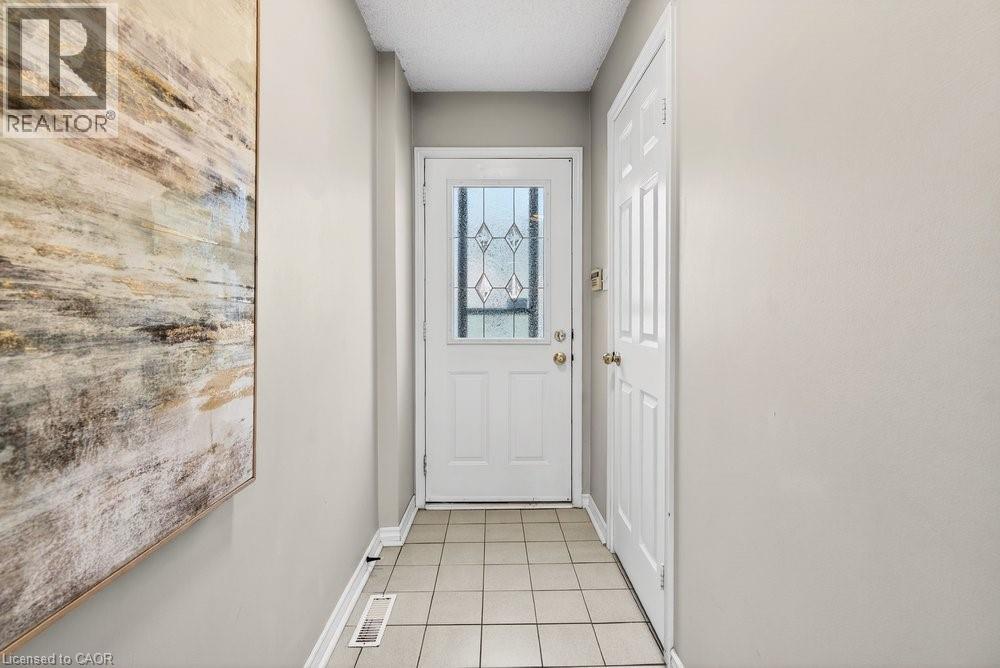 Row / Townhouse for Sale in 2004 GLENADA Crescent Unit# 29|Oakville, Ontario L6H5P5 4