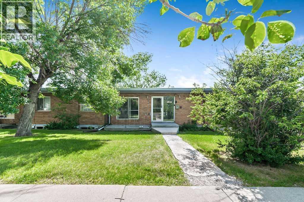 Apartment for Sale in 205, 4328 4 Street NW|Calgary, Alberta T2K1A2 2