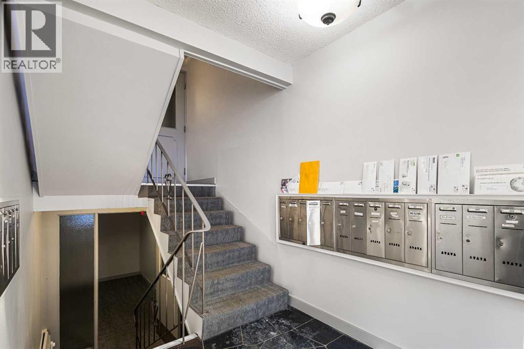 Apartment for Sale in 105, 620 15 Avenue SW|Calgary, Alberta T2R0R5 3