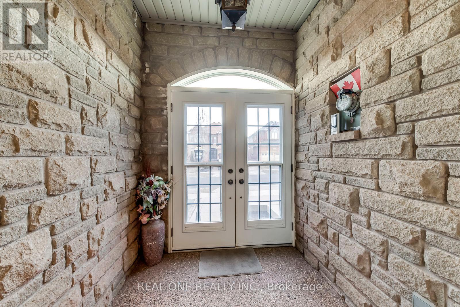 Row / Townhouse for Sale in 1407 CRAIGLEITH ROAD|Oakville (JC Joshua Creek), Ontario L6H0A7 3