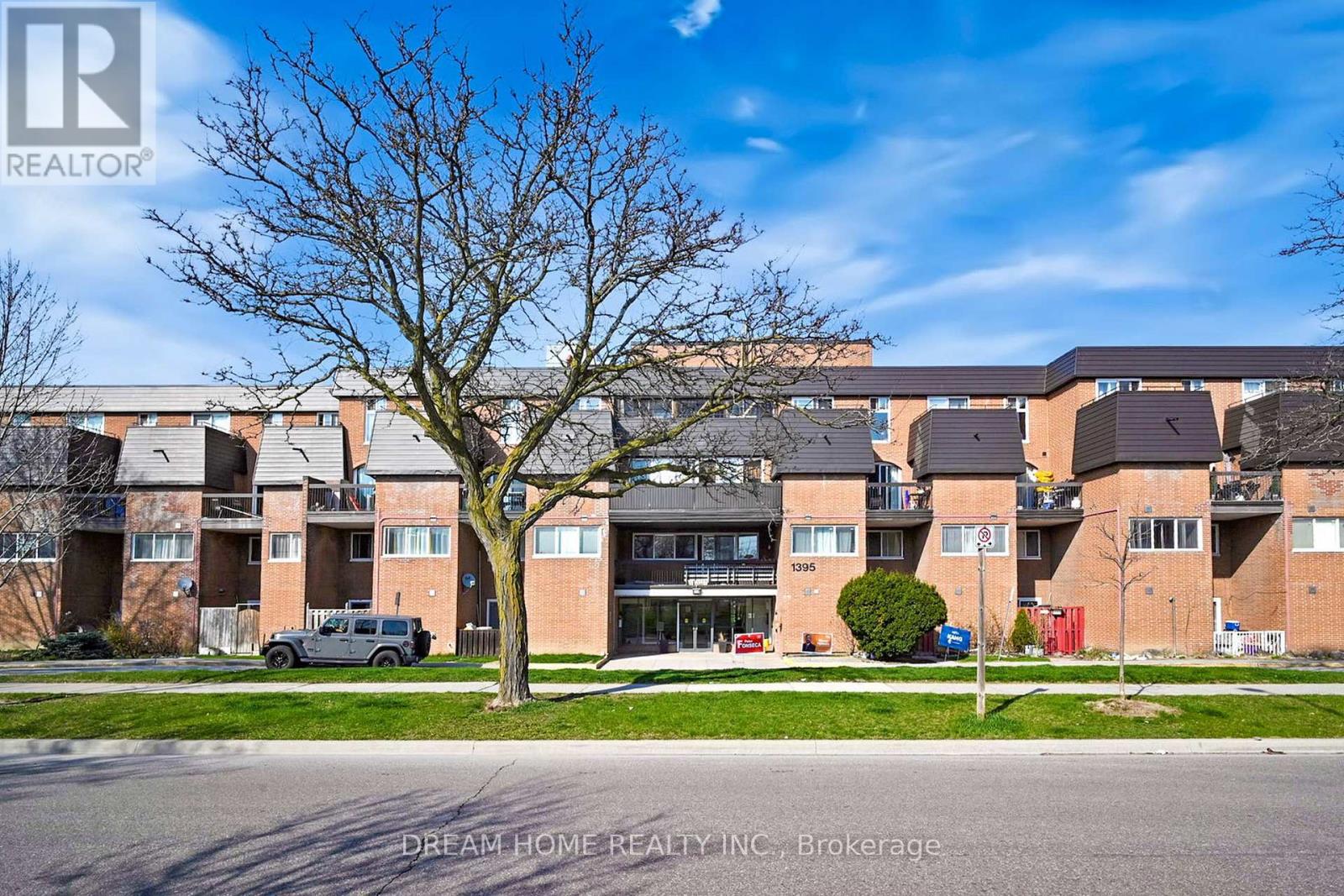 Row / Townhouse for Sale in 163 - 1395 WILLIAMSPORT DRIVE|Mississauga (Applewood), Ontario L4X2T4