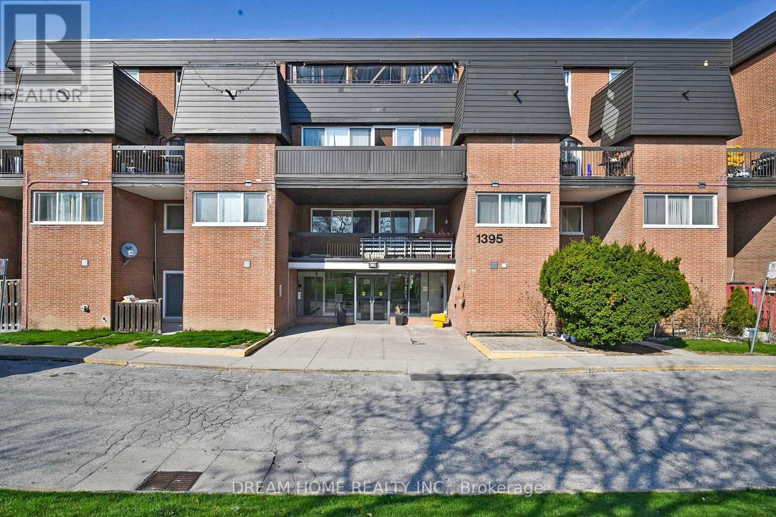 Row / Townhouse for Sale in 163 - 1395 WILLIAMSPORT DRIVE|Mississauga (Applewood), Ontario L4X2T4 2